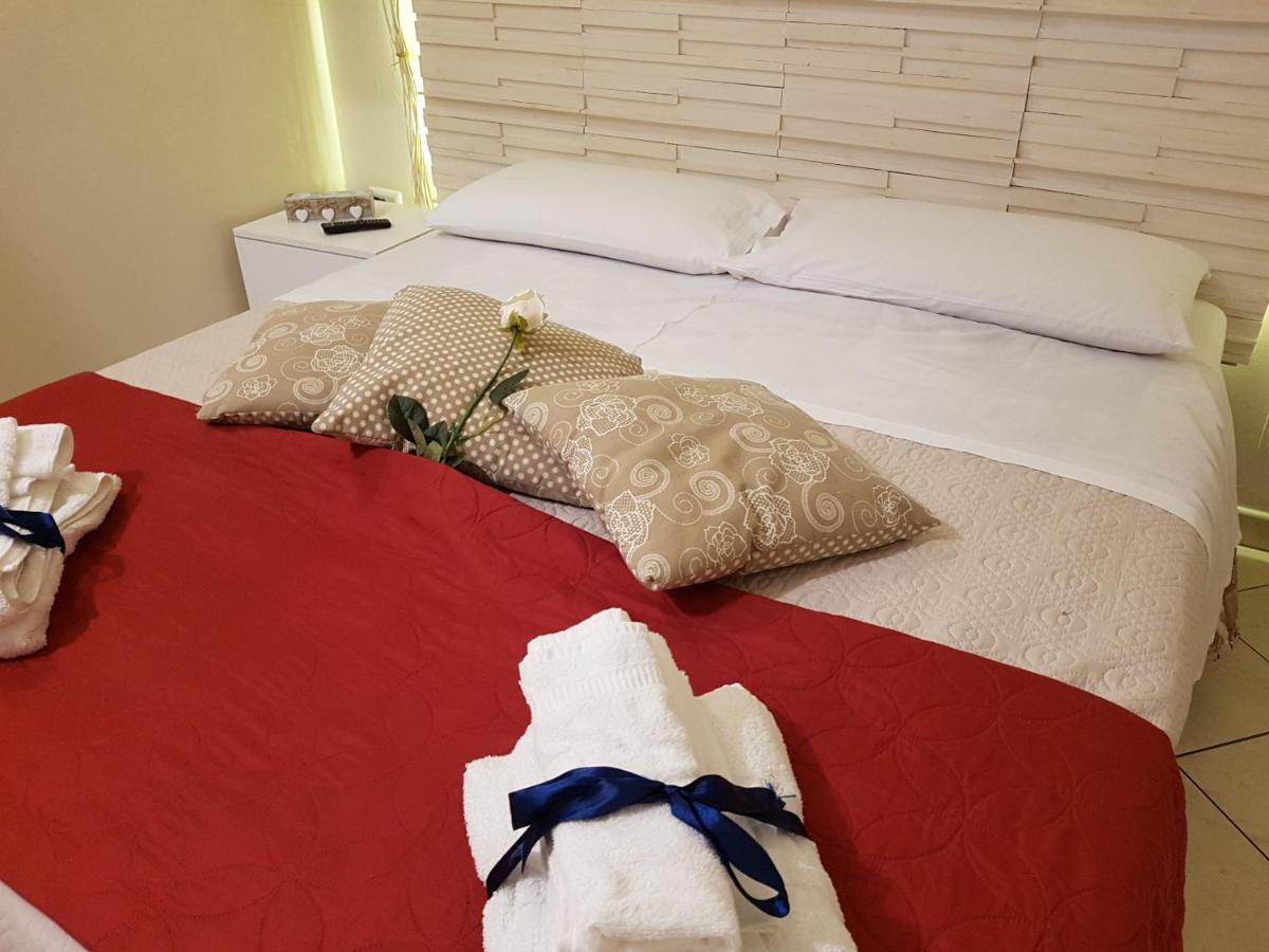 Philos - Appartements & Rooms Taranto Exterior photo