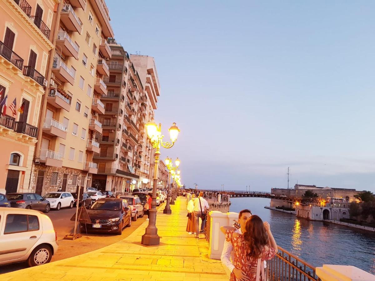 Philos - Appartements & Rooms Taranto Exterior photo