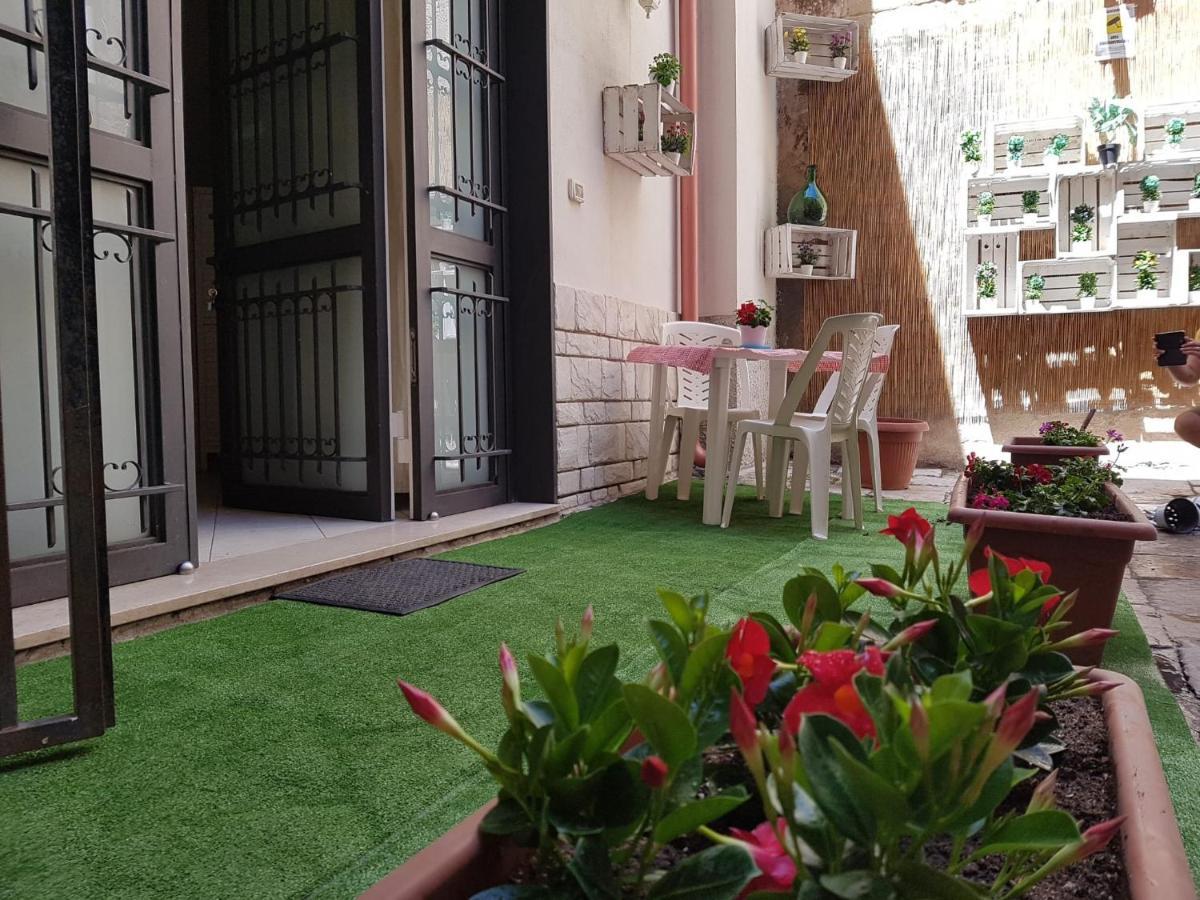 Philos - Appartements & Rooms Taranto Exterior photo