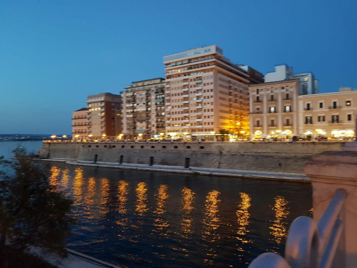 Philos - Appartements & Rooms Taranto Exterior photo