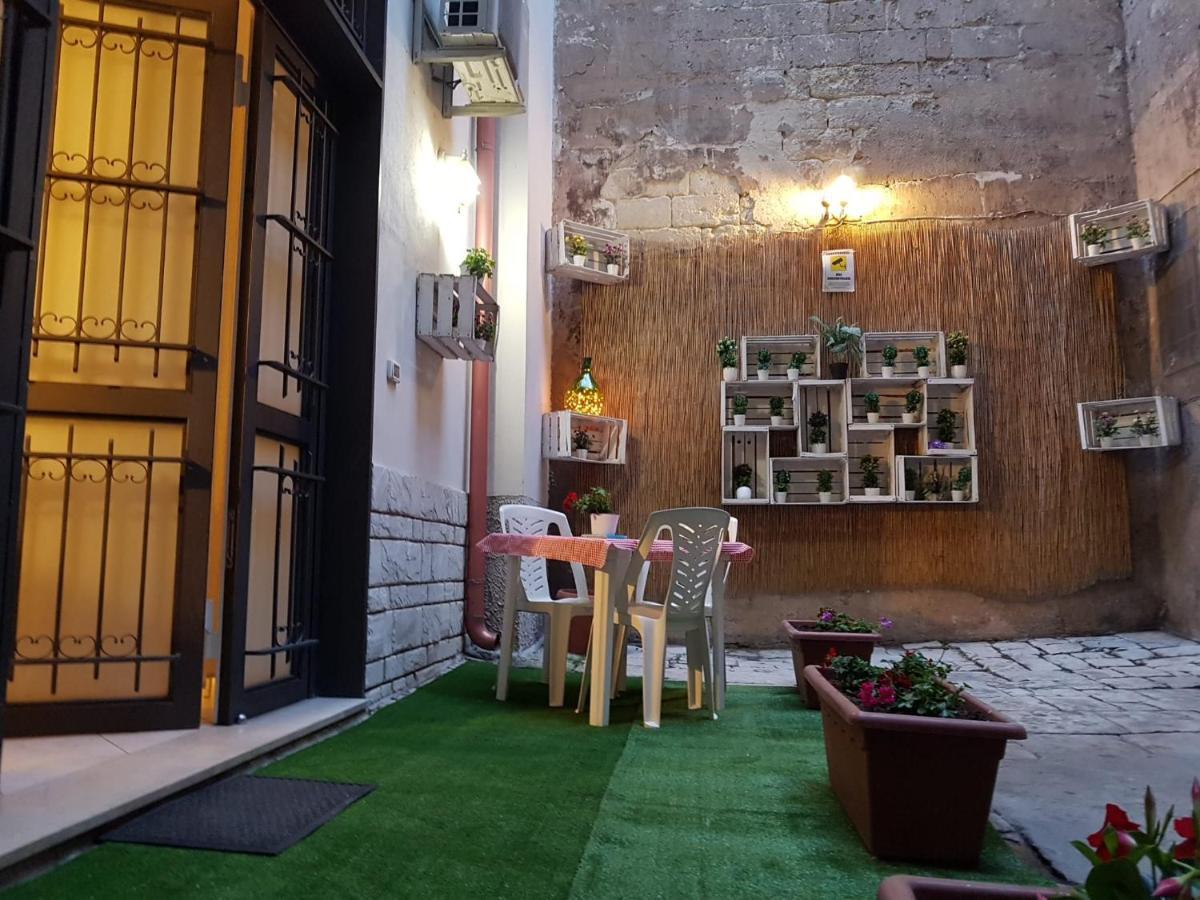 Philos - Appartements & Rooms Taranto Exterior photo