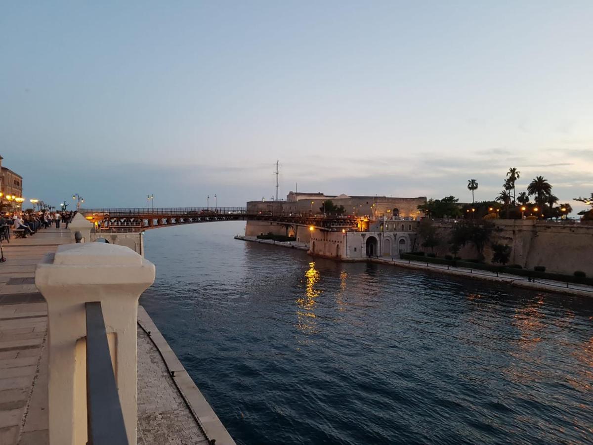 Philos - Appartements & Rooms Taranto Exterior photo