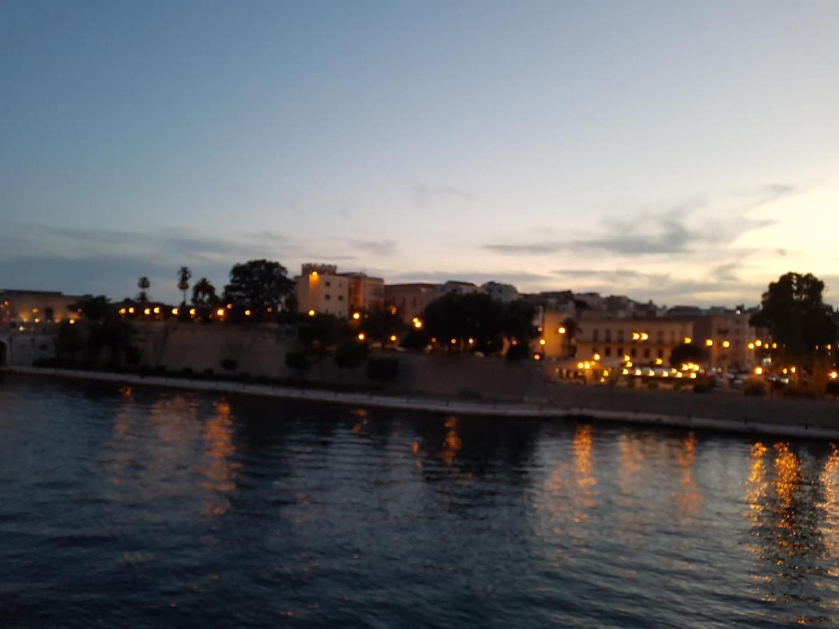 Philos - Appartements & Rooms Taranto Exterior photo